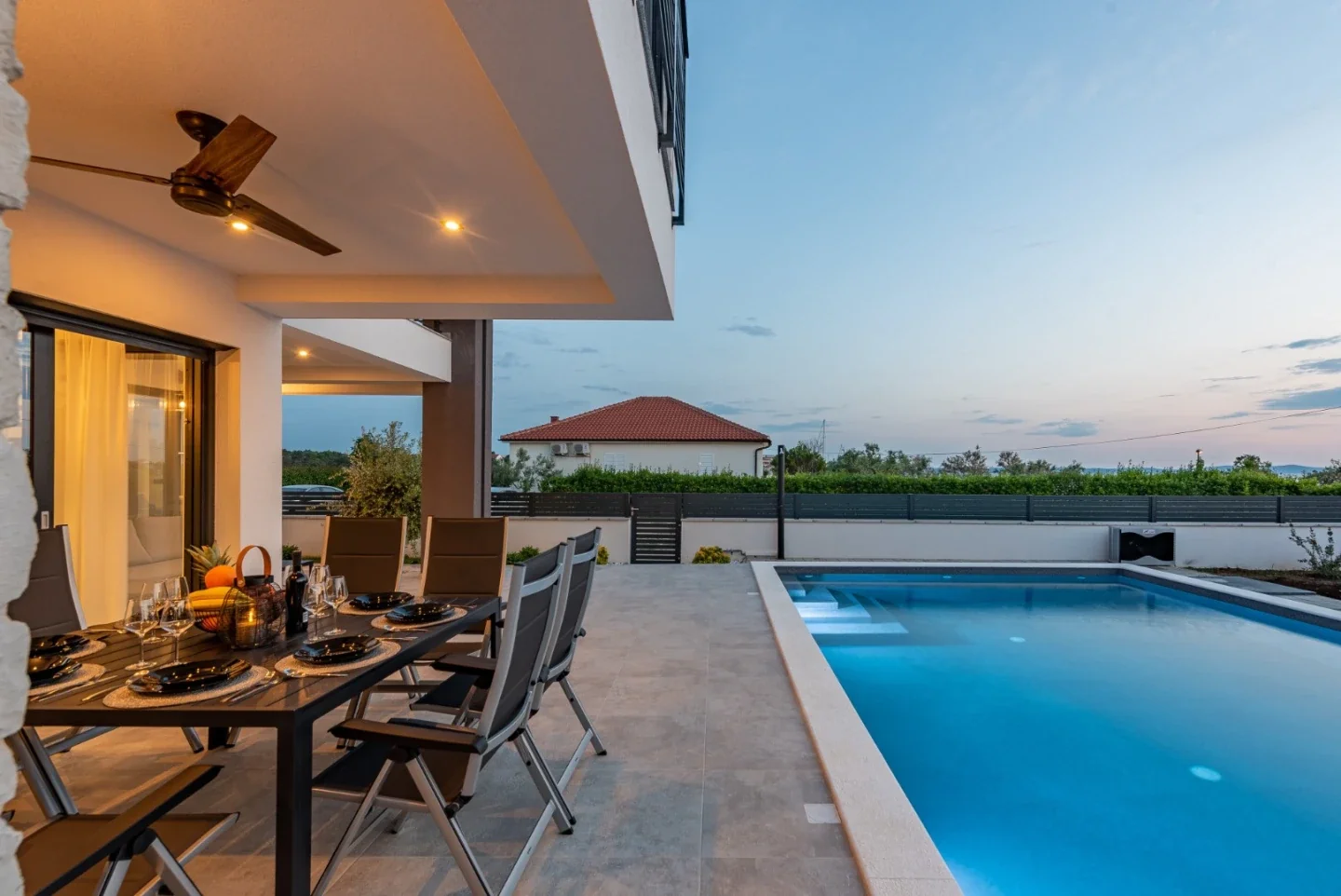 Terrace & Outdoor Dining